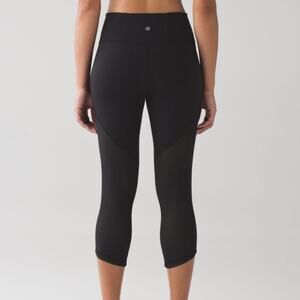 Lululemon Deep Breath Crop Leggings (21" ) Black Size 6